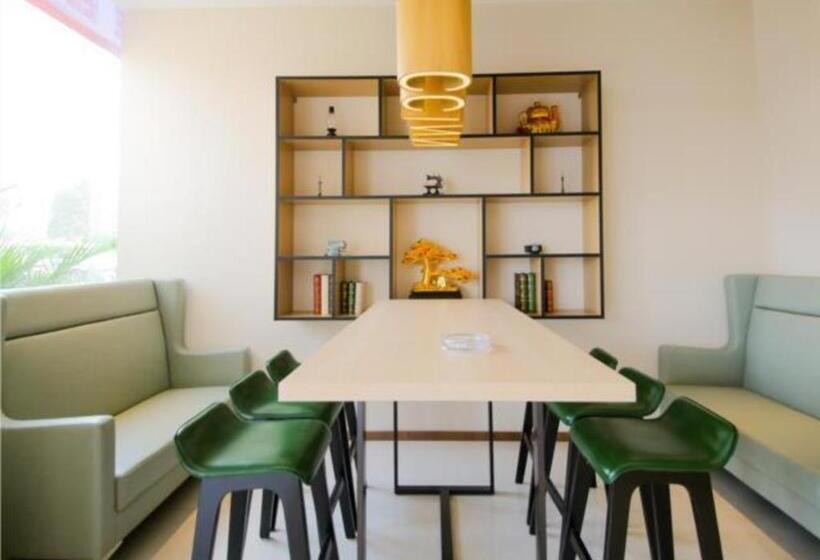 בית מלון כפרי City Comfort Inn Yichang Yiling Bus Station Wanda Plaza