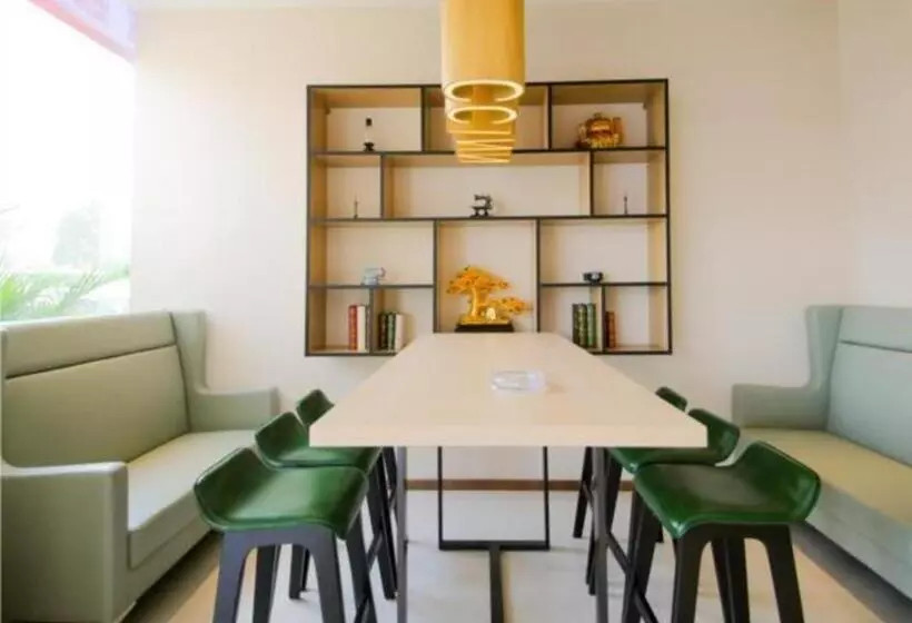 ホテル City Comfort Inn Yichang Yiling Bus Station Wanda Plaza