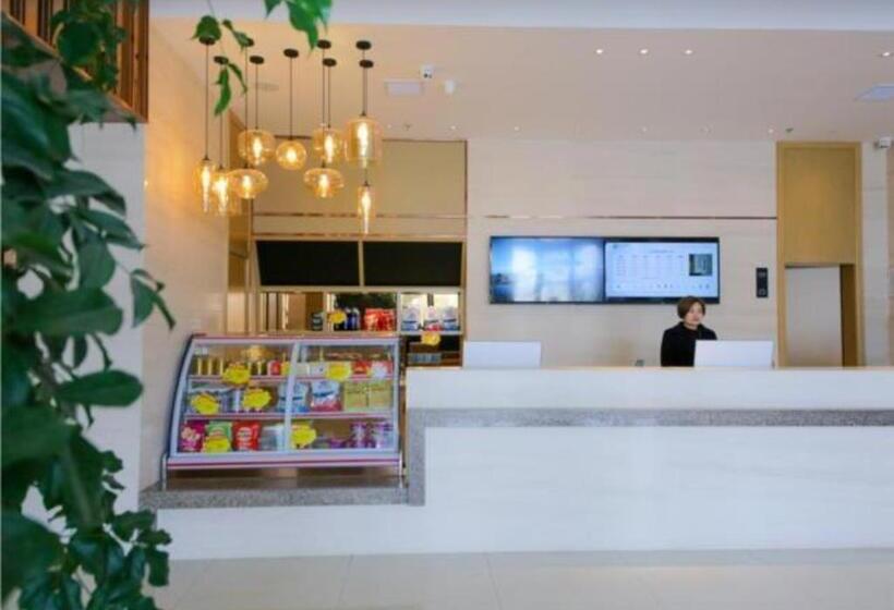 בית מלון כפרי City Comfort Inn Yichang Yiling Bus Station Wanda Plaza