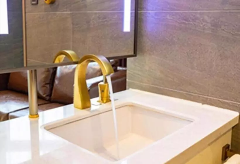 Hotelli James Joyce Coffetel ，the Innovation Center Of Huananchuanggu ，in Zhang Cha Of Foshan City