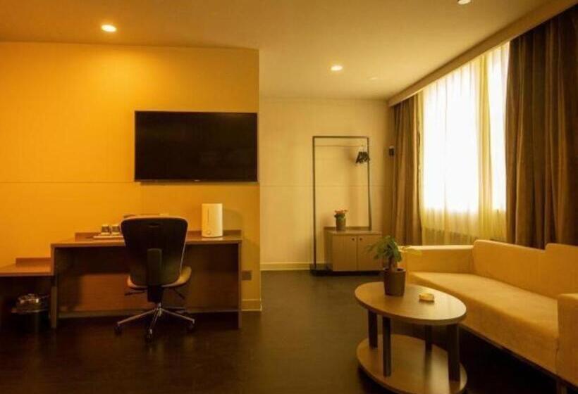 בית מלון כפרי Jinjiang Inn Select Shihezi East Ring Road