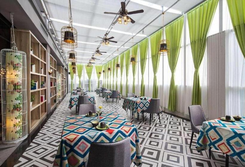 Hotel Ramada By Wyndham Liuzhou Luzhai