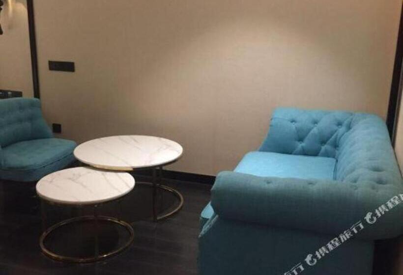 Xana Hotelle· Shijiazhuang Yaqing Street