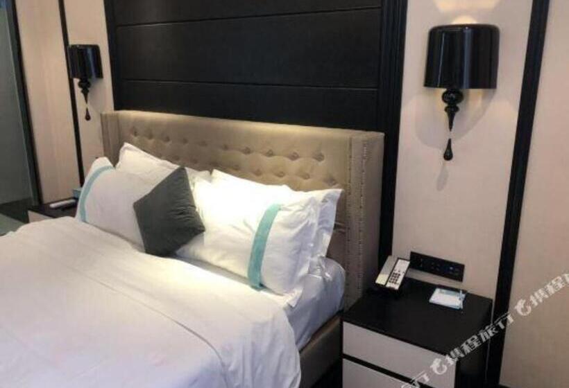 Xana Hotelle· Shijiazhuang Yaqing Street