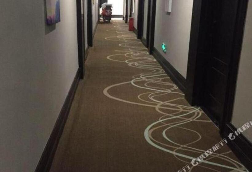 Xana Hotelle· Shijiazhuang Yaqing Street