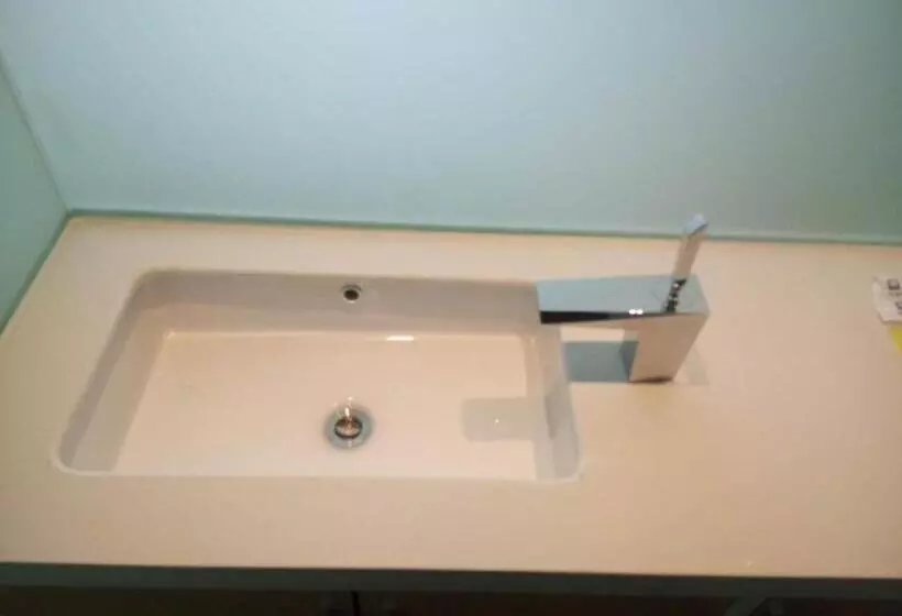 7 Days Hotel Xinyang Mall North Passenger Terminal