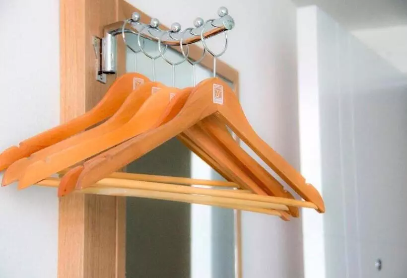 7 Days Hotel Xinyang Mall North Passenger Terminal