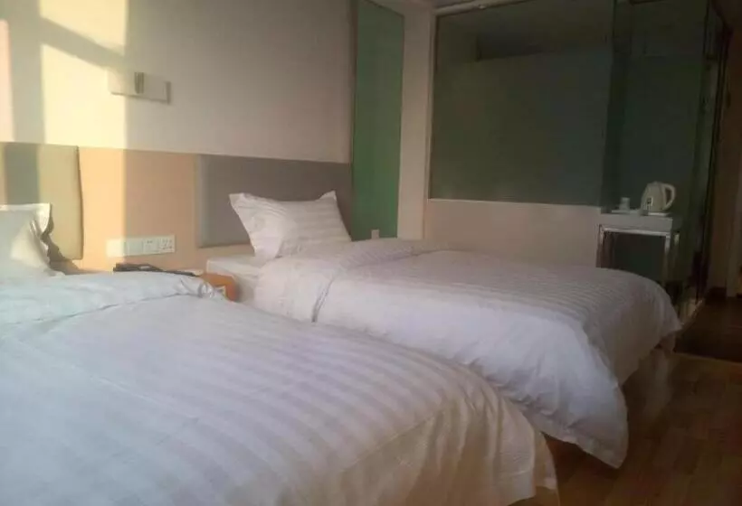 7 Days Hotel Xinyang Mall North Passenger Terminal