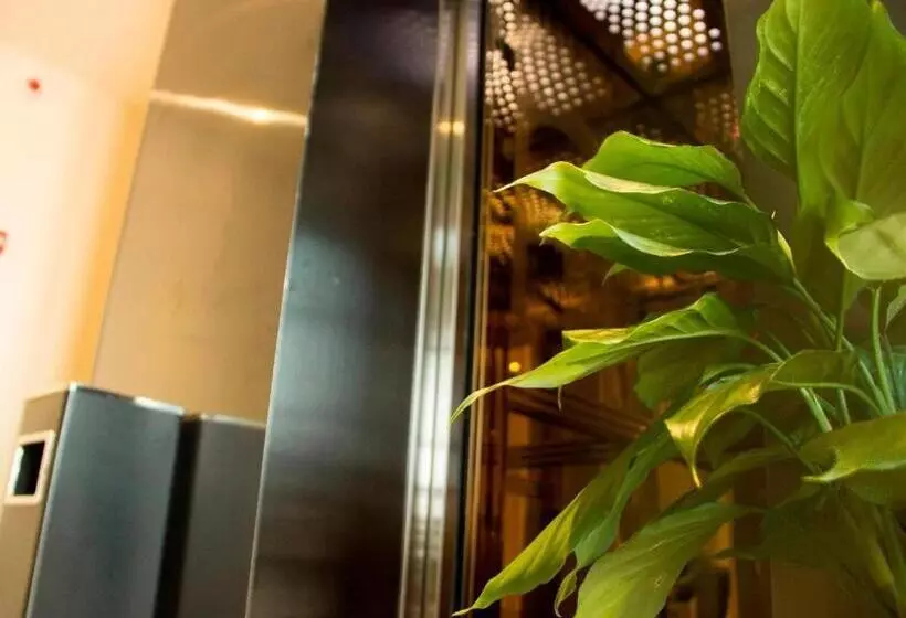 7 Days Hotel Xinyang Mall North Passenger Terminal