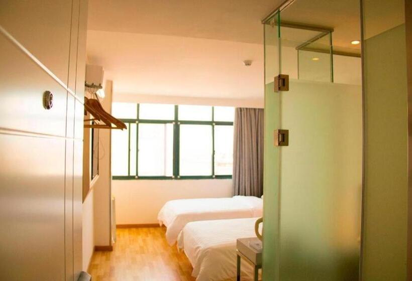 7 Days Hotel Xinyang Mall North Passenger Terminal