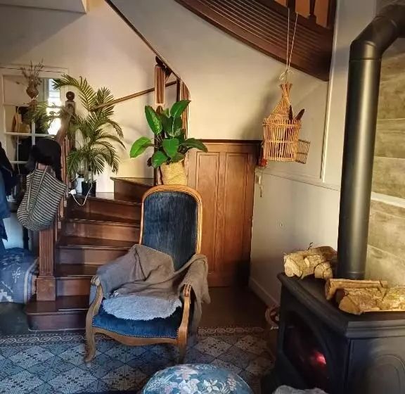 ベッドアンドブレックファースト Aux Chambres Du Bourg