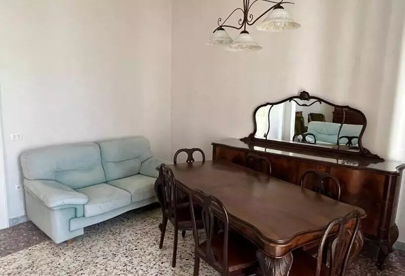 ベッドアンドブレックファースト Palazzo N.d. Maria Addolorata Campa Alari