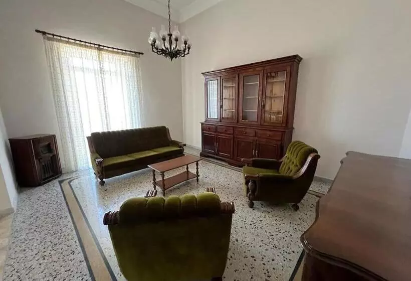 ベッドアンドブレックファースト Palazzo N.d. Maria Addolorata Campa Alari