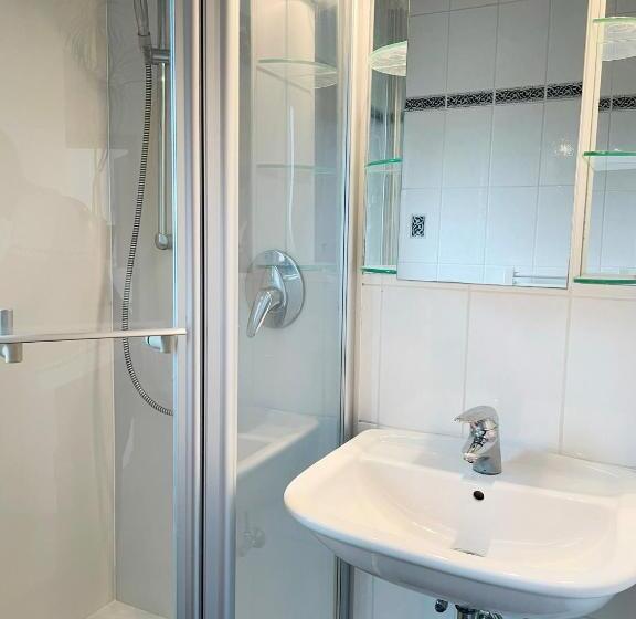 Bed and Breakfast 1,5 Zimmer Mit Duschbad, Gartenblick, Kühlschrank