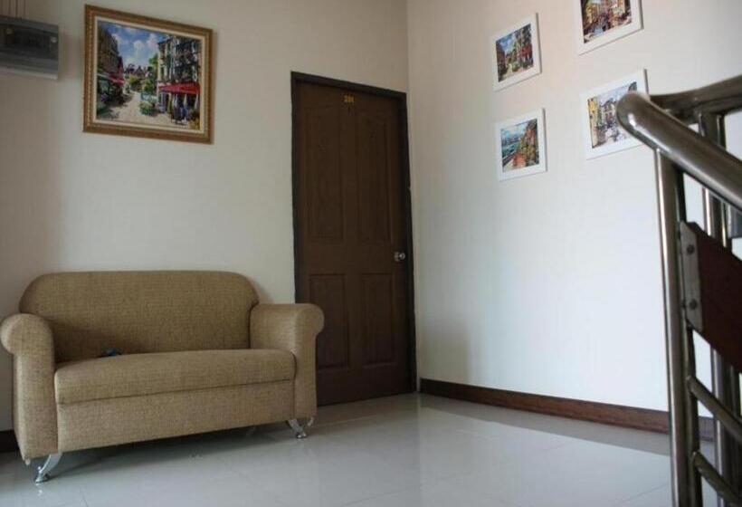 Hotel Crystal Place Buayai