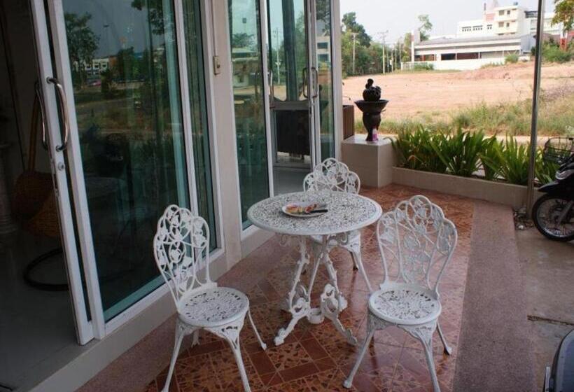 Hotel Crystal Place Buayai