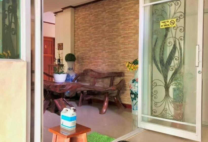 בית מלון כפרי Jm Backpackers Hometel