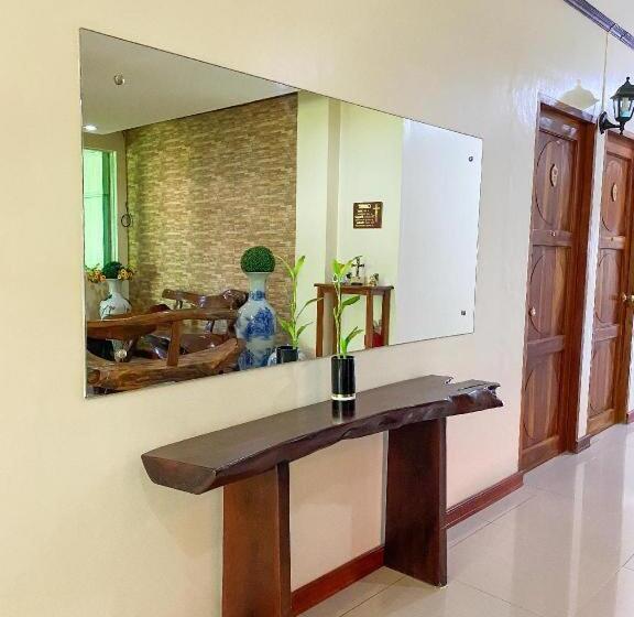 בית מלון כפרי Jm Backpackers Hometel