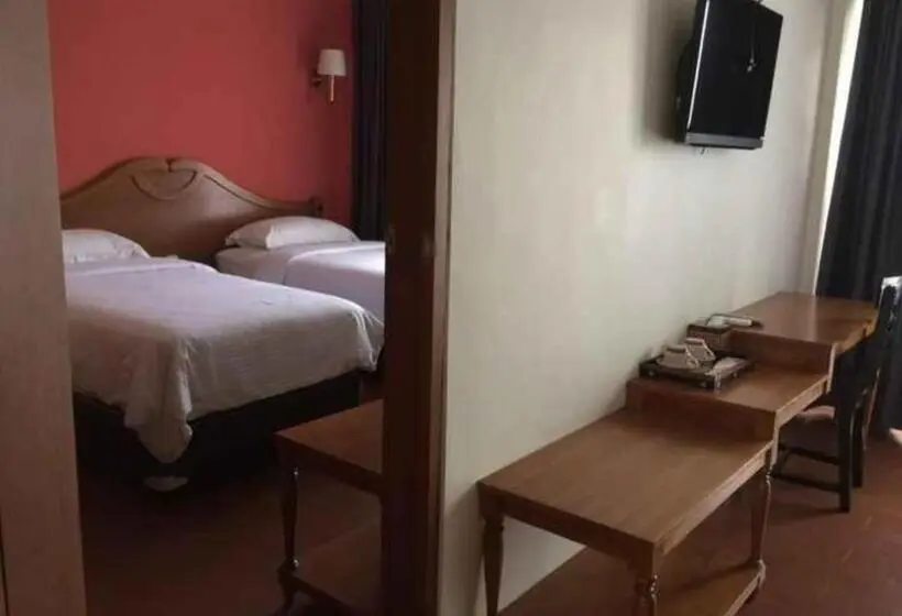 Hotel Nina