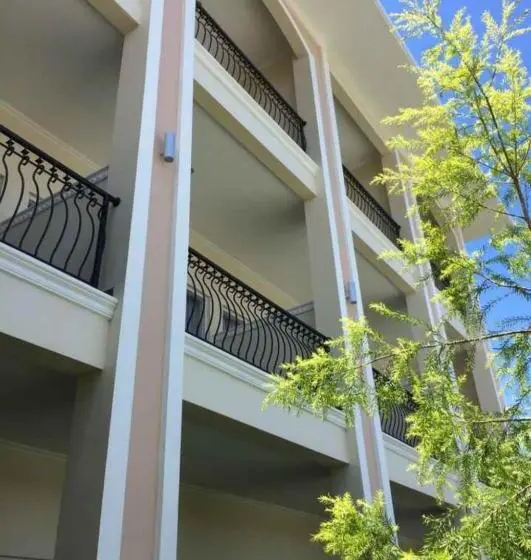 Hotel Nina