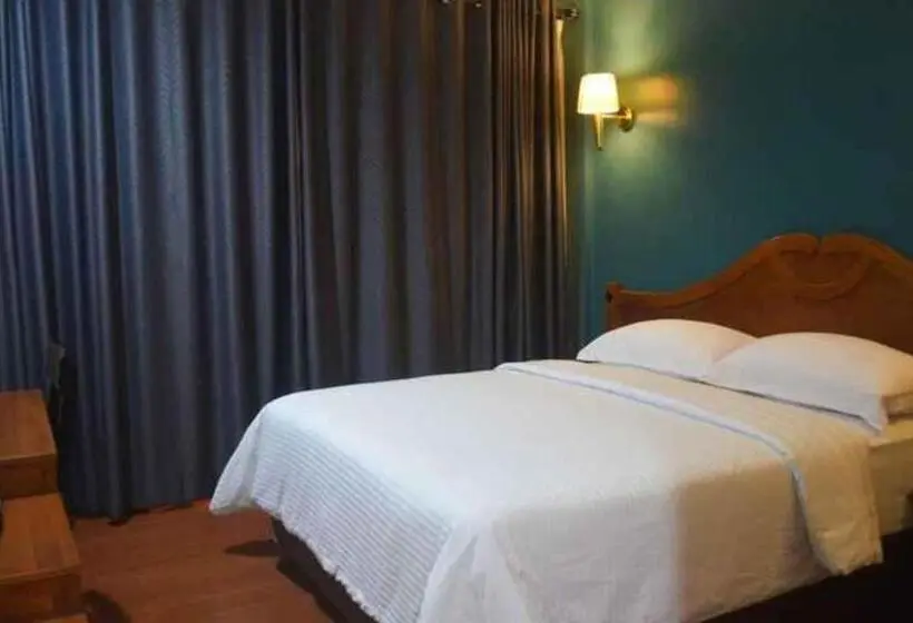 Hotel Nina