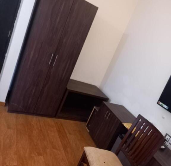 Отель Vrindavan Rooms