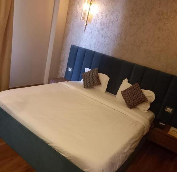 Отель Vrindavan Rooms