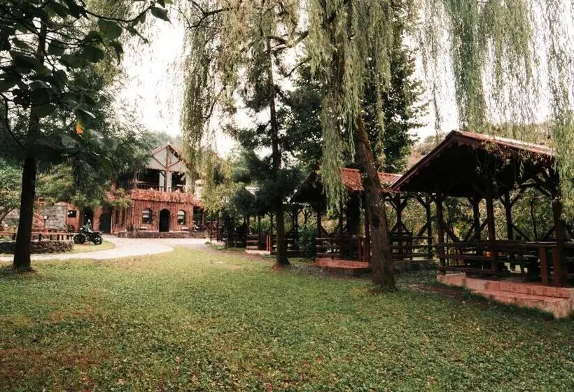 Lome çiftliği Otel Ve Restoran