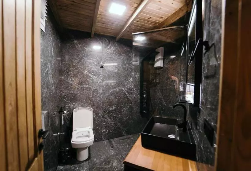 Lome çiftliği Otel Ve Restoran