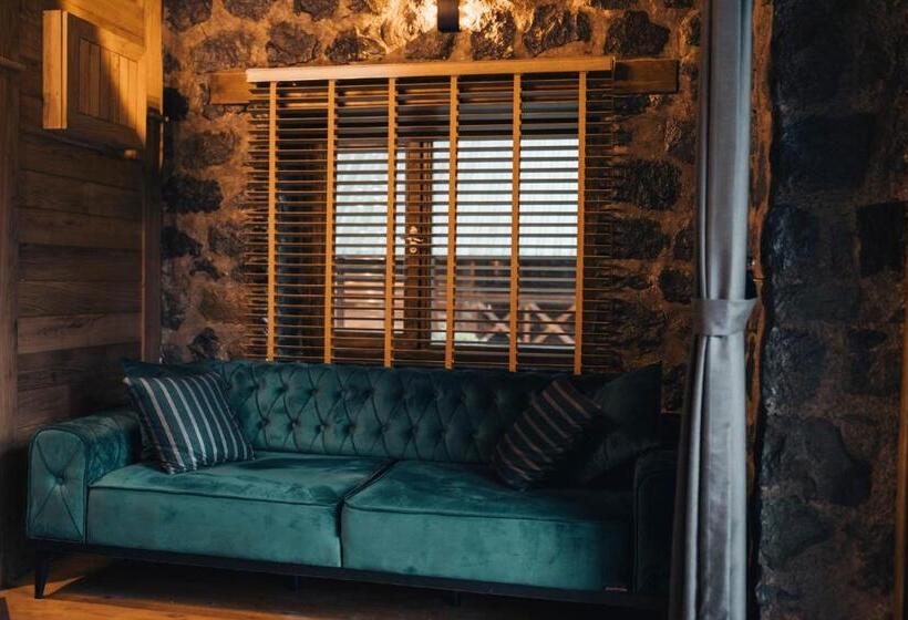 Lome çiftliği Otel Ve Restoran