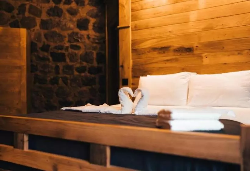 Lome çiftliği Otel Ve Restoran