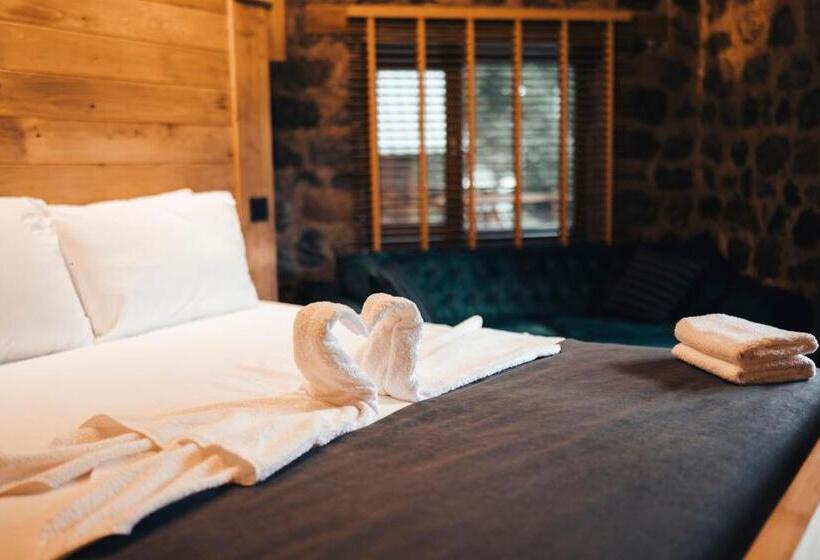 Lome çiftliği Otel Ve Restoran