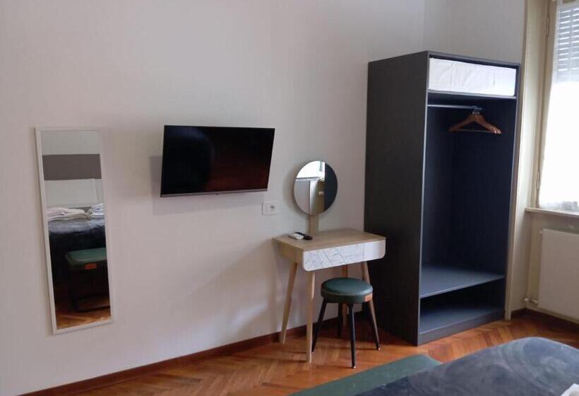 Pension (Hôtel basse catégorie) Megaride S Dépendance