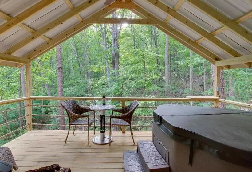 リゾートホテル Launch Pad Luxury Glamping Tent Space Theme