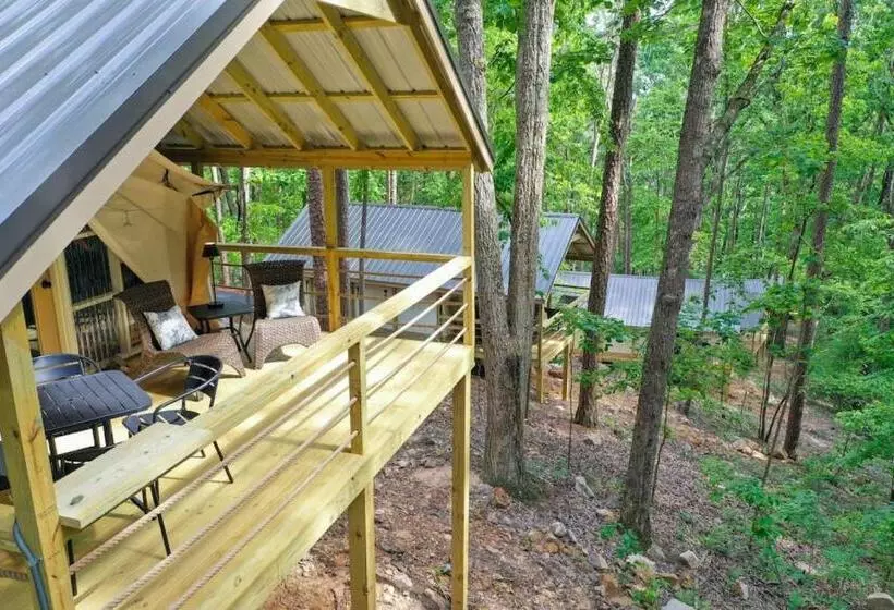 リゾートホテル Launch Pad Luxury Glamping Tent Space Theme