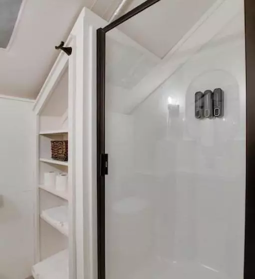 リゾートホテル Launch Pad Luxury Glamping Tent Space Theme