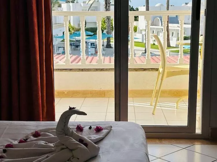 Hotelli Best Beach  Family Only