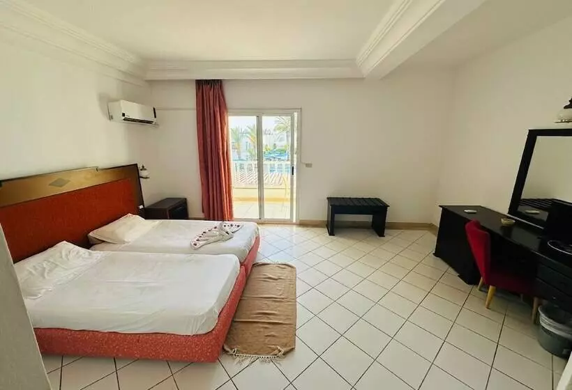 Hotelli Best Beach  Family Only