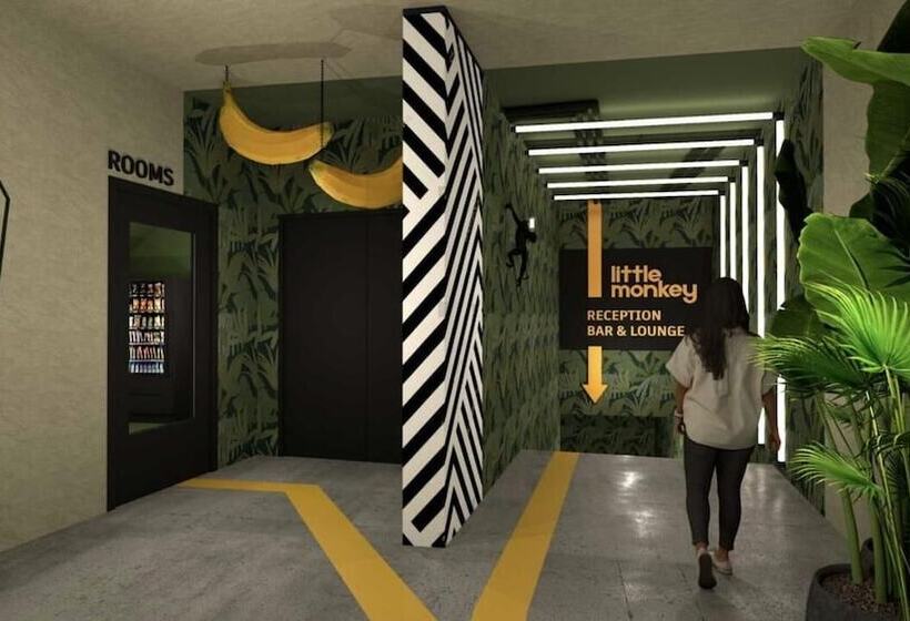 Little Monkey Hostel   Private Pods