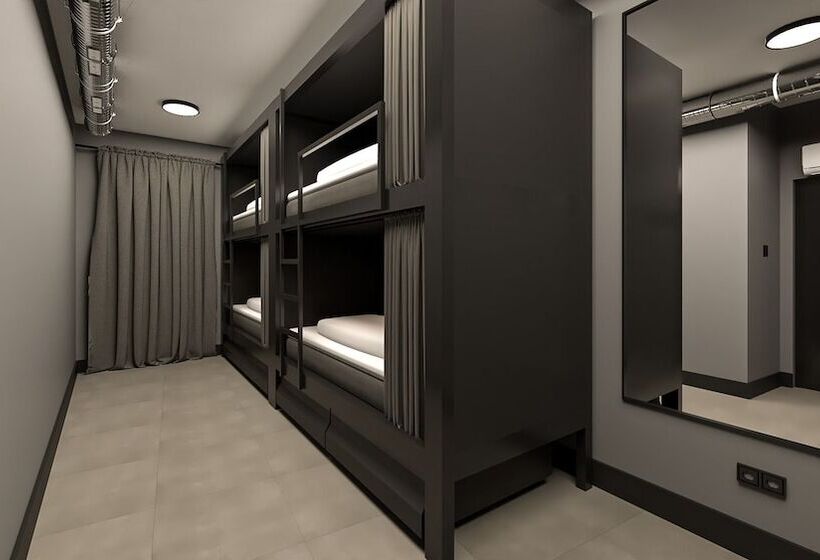 Little Monkey Hostel   Private Pods