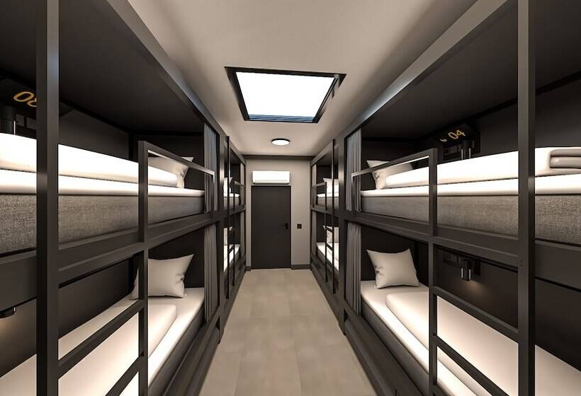 Little Monkey Hostel   Private Pods