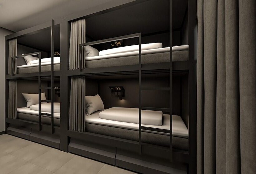 Little Monkey Hostel   Private Pods