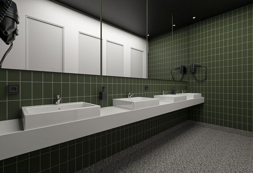 Little Monkey Hostel   Private Pods