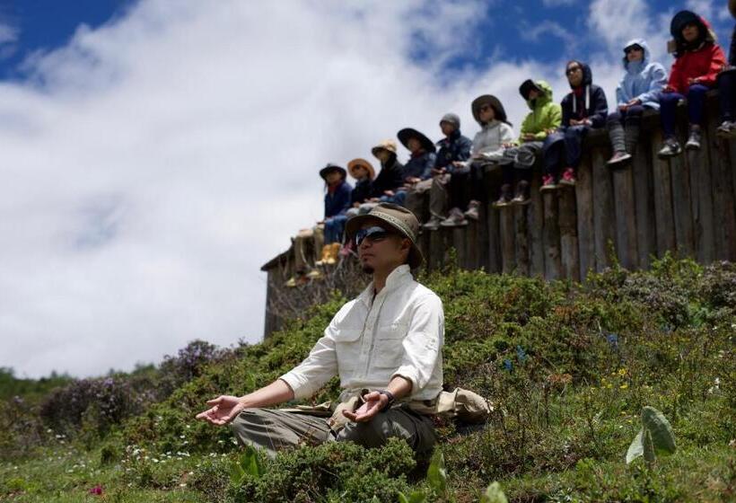Bed & Breakfast Courtyard Shangri La 藏舍小院