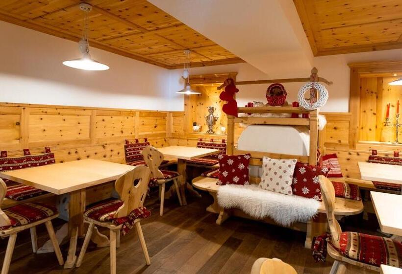 ホテル Ciasa Alpina Relax