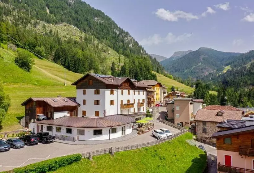 هتل Ciasa Alpina Relax