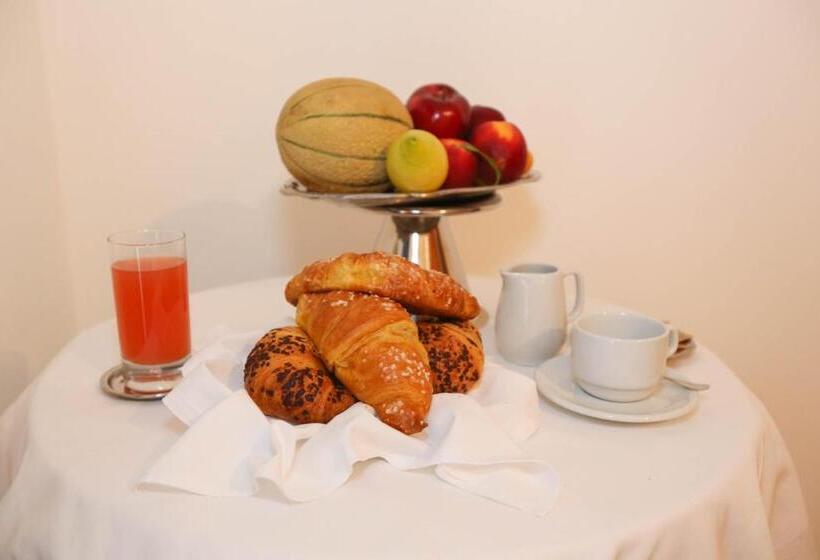 Отель Olympic Turismo Antico Borgo