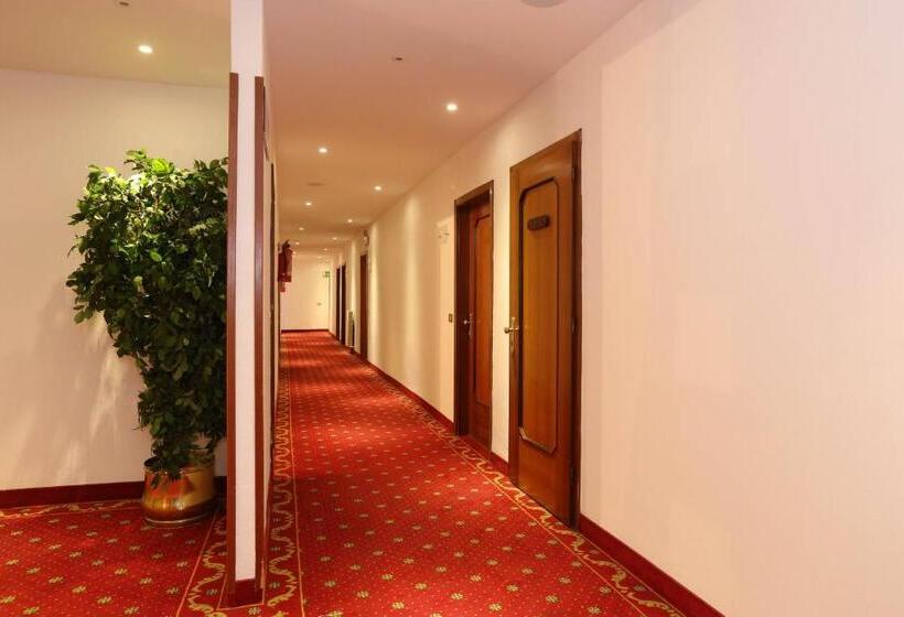 Отель Olympic Turismo Antico Borgo