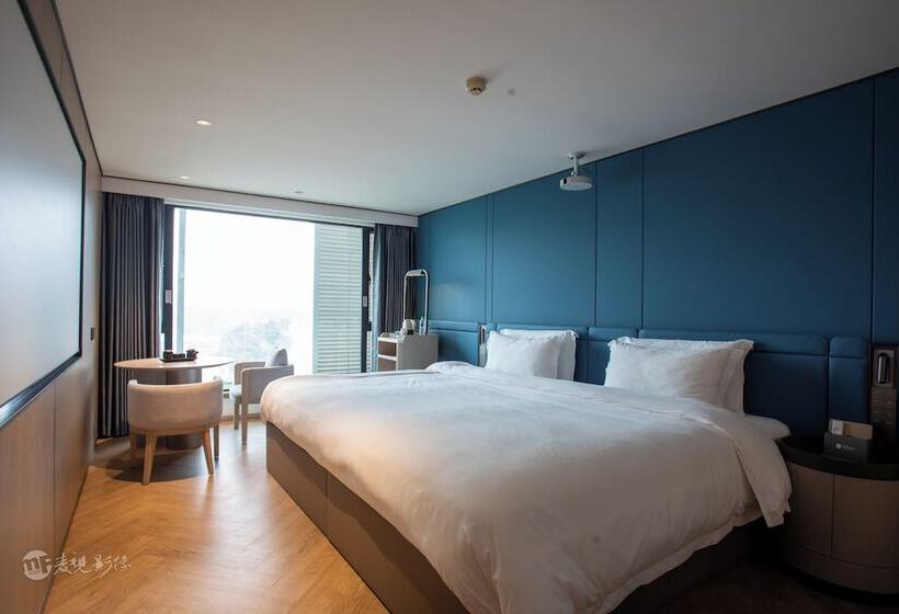 Hotel Ramada Encore By Wyndham Wuhan Int L Conference Center