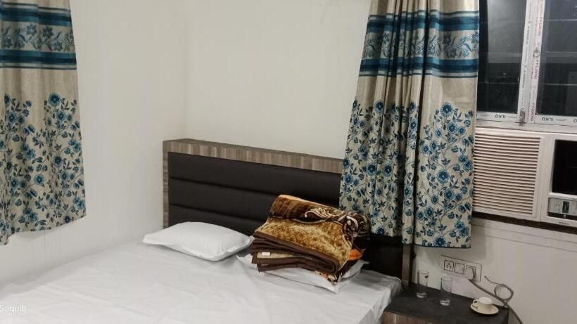 ペンション S.r Royale